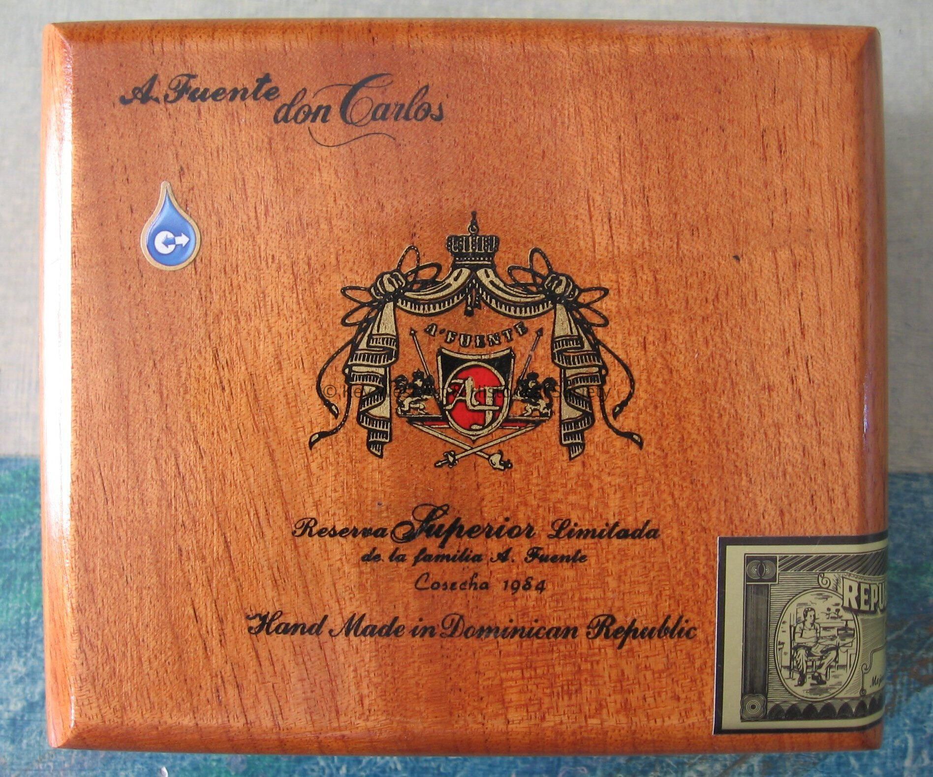 A. Fuenta don Carloa Cigar Box