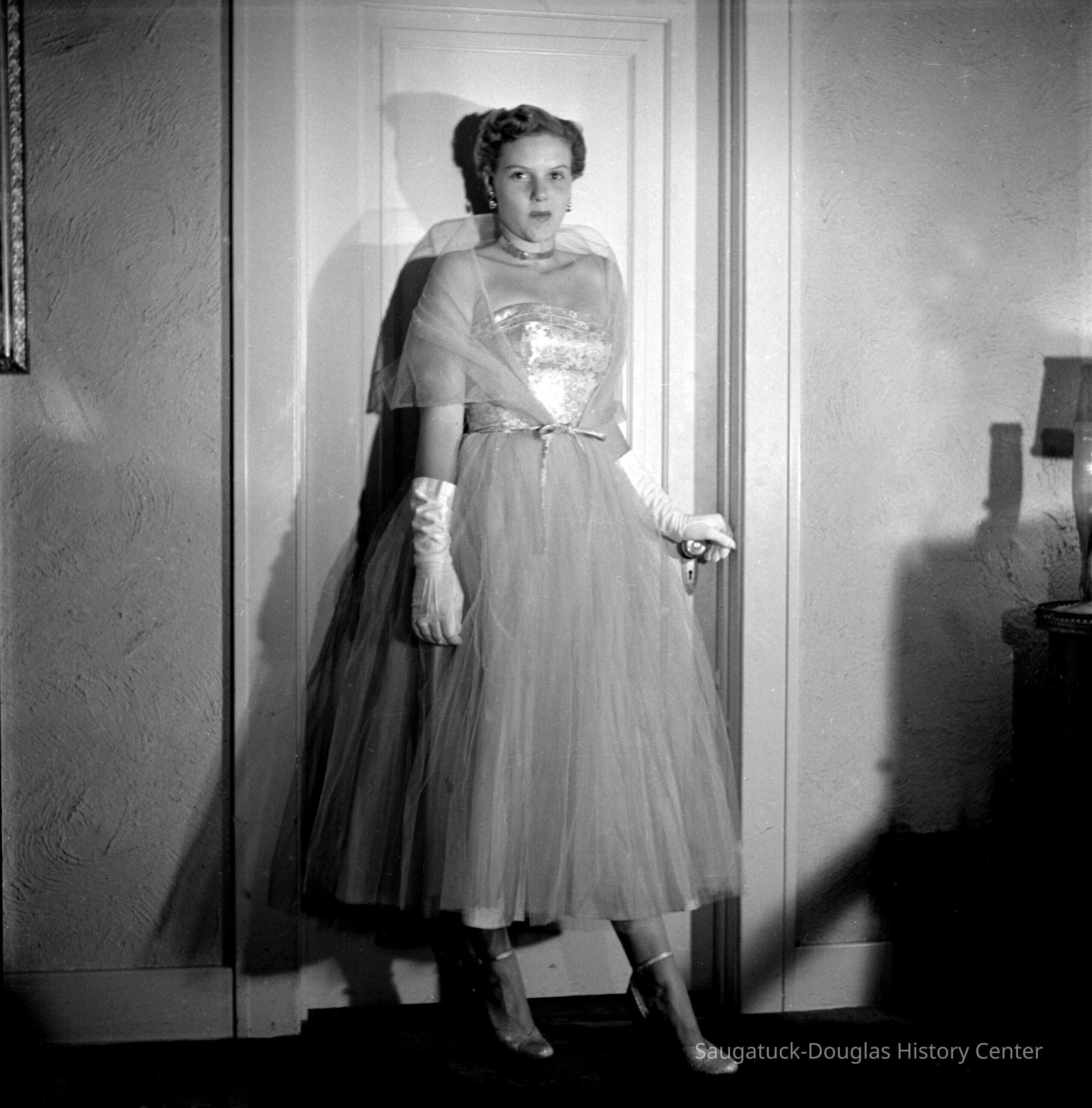          Dorothy Floto 1952 picture number 1
   