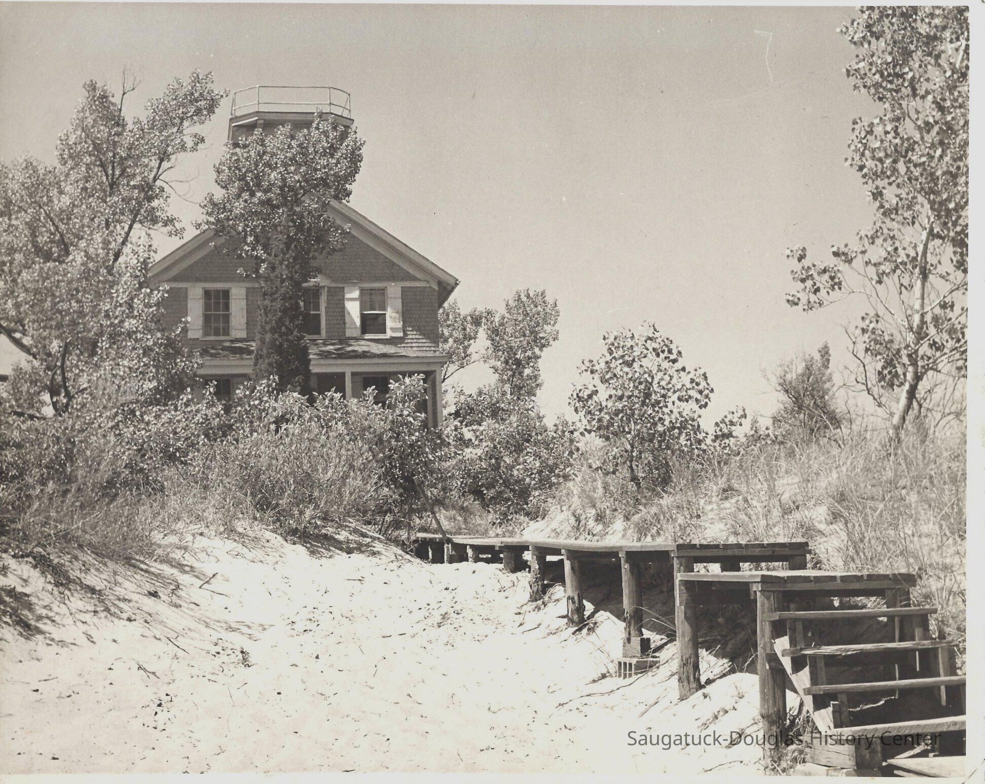 saugatuck lighthouse