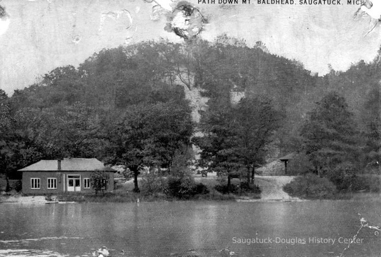          89-1-191_A_pump_house.jpg 285KB; Mount Baldhead stairs and picnic pavilion
   