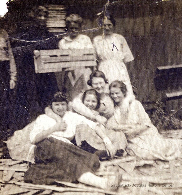          95-12-3_Wilhemina_Newton_Basket_Factory_Workers.jpg 1MB; Wilhemina Newton and basket factory workers
   