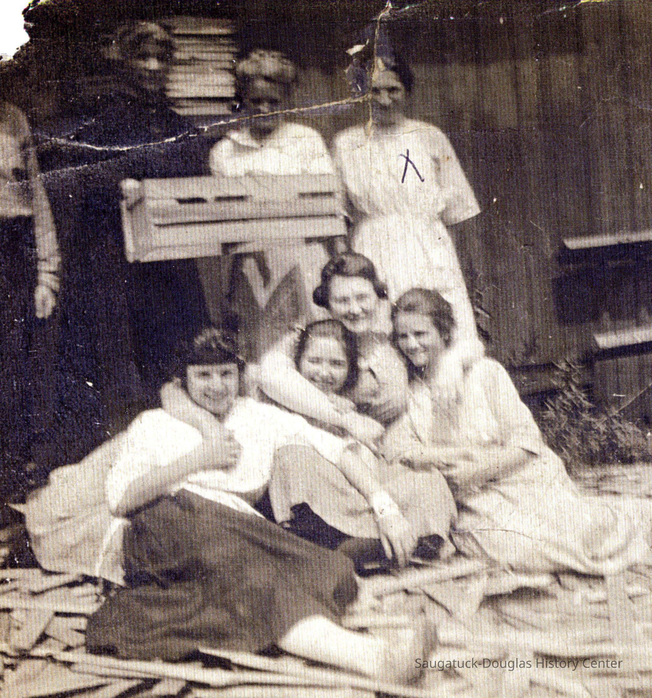 95-12-3_Wilhemina_Newton_Basket_Factory_Workers.jpg 1MB; Wilhemina Newton and basket factory workers