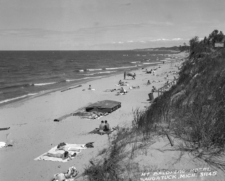          31145 Oval_beach_ca_1955
   