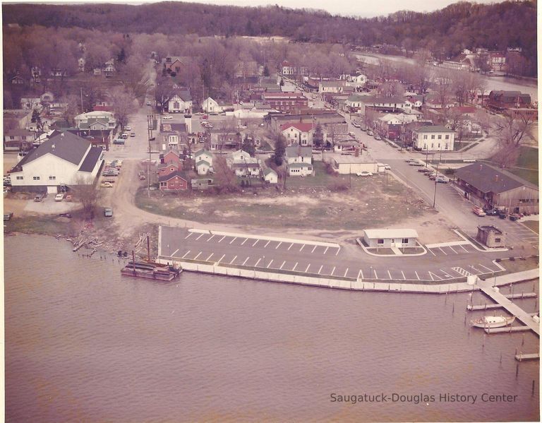          saugatuck city
   