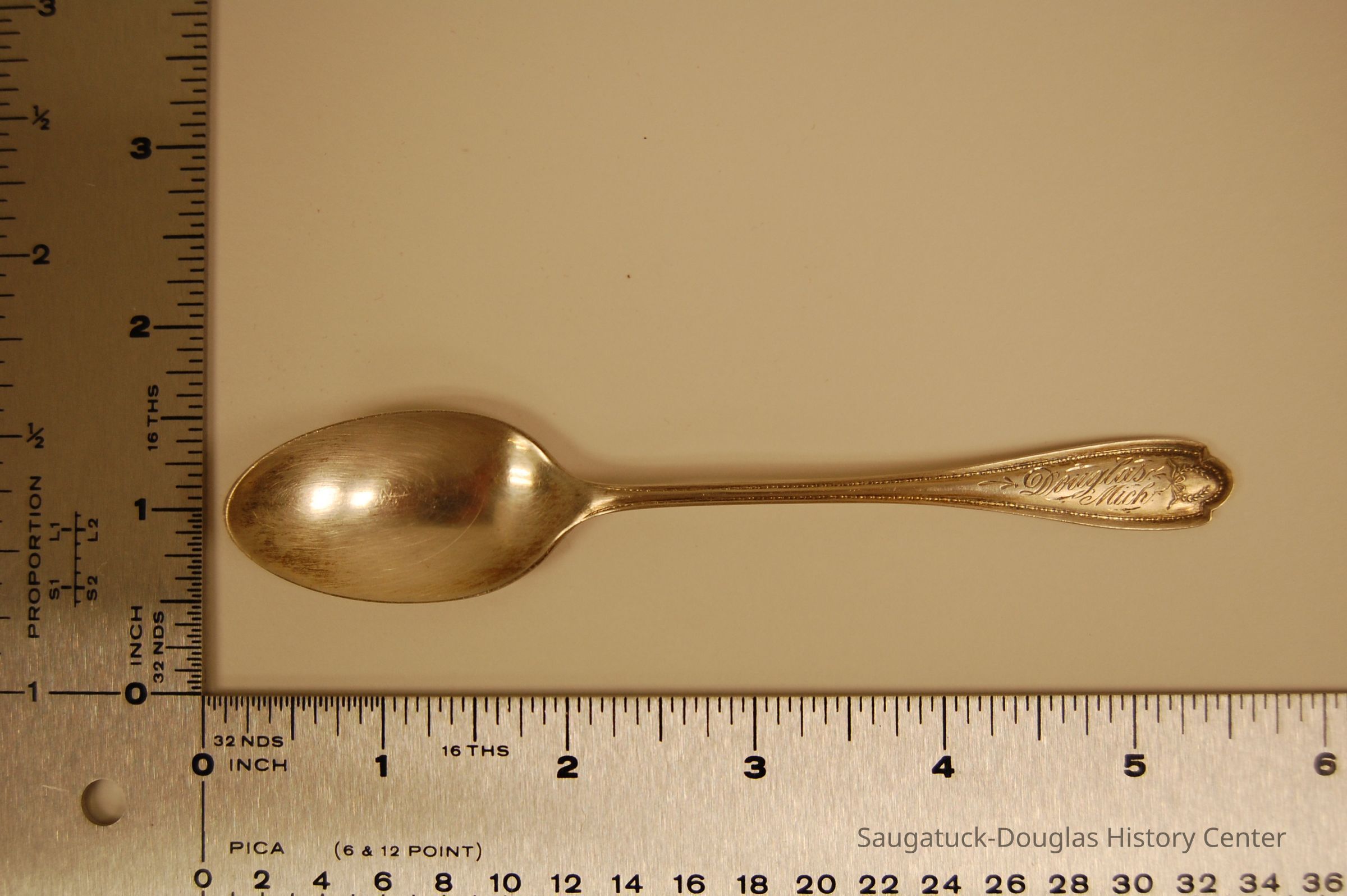 Douglas spoon; Origsize: 8