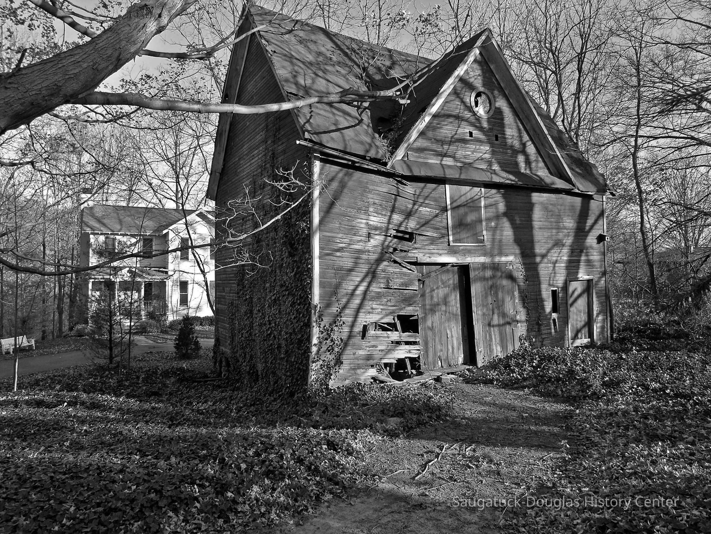          HenryTllBarn.jpg 4MB; Photo by Bill Werme
   