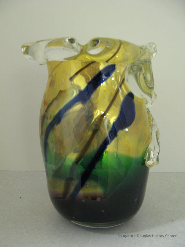 Dragonfly on Glass - Image 3