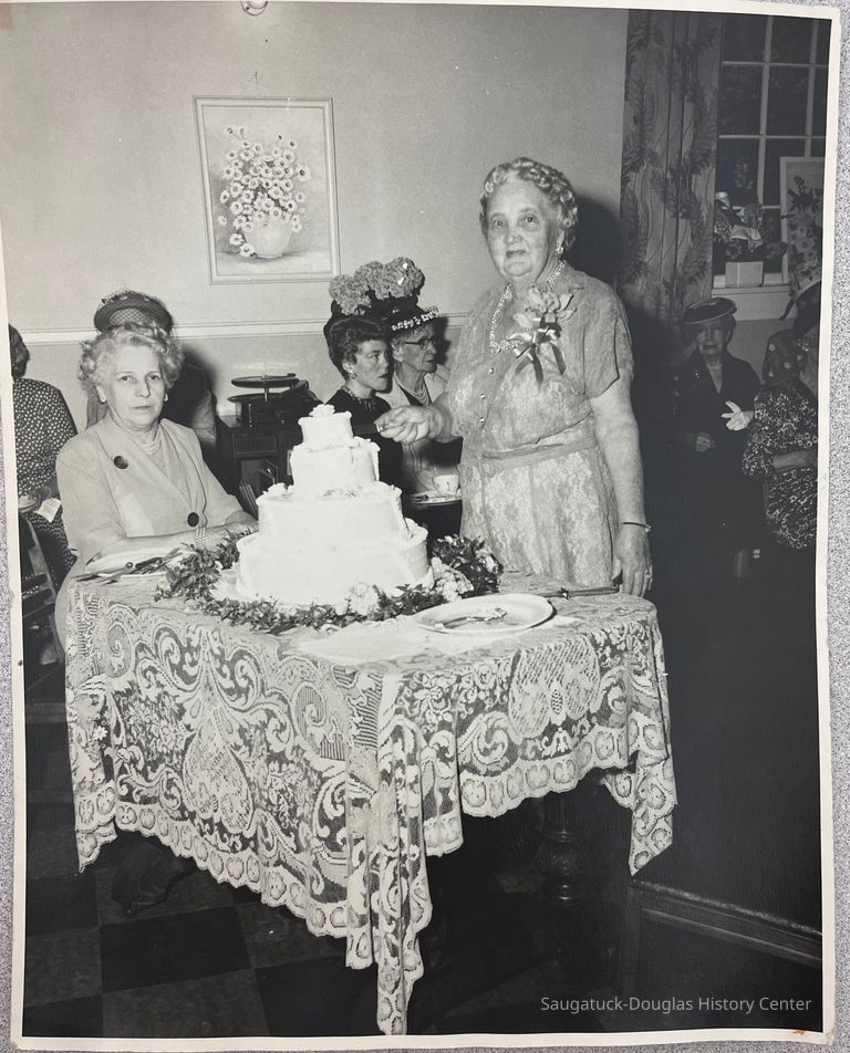          Olive Ludwig and May Heath picture number 1
   