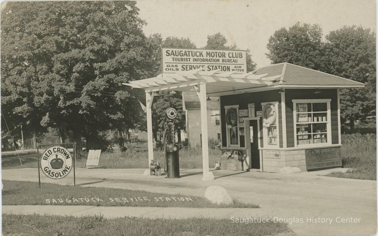          Saugatuck Service Station Postcard
   