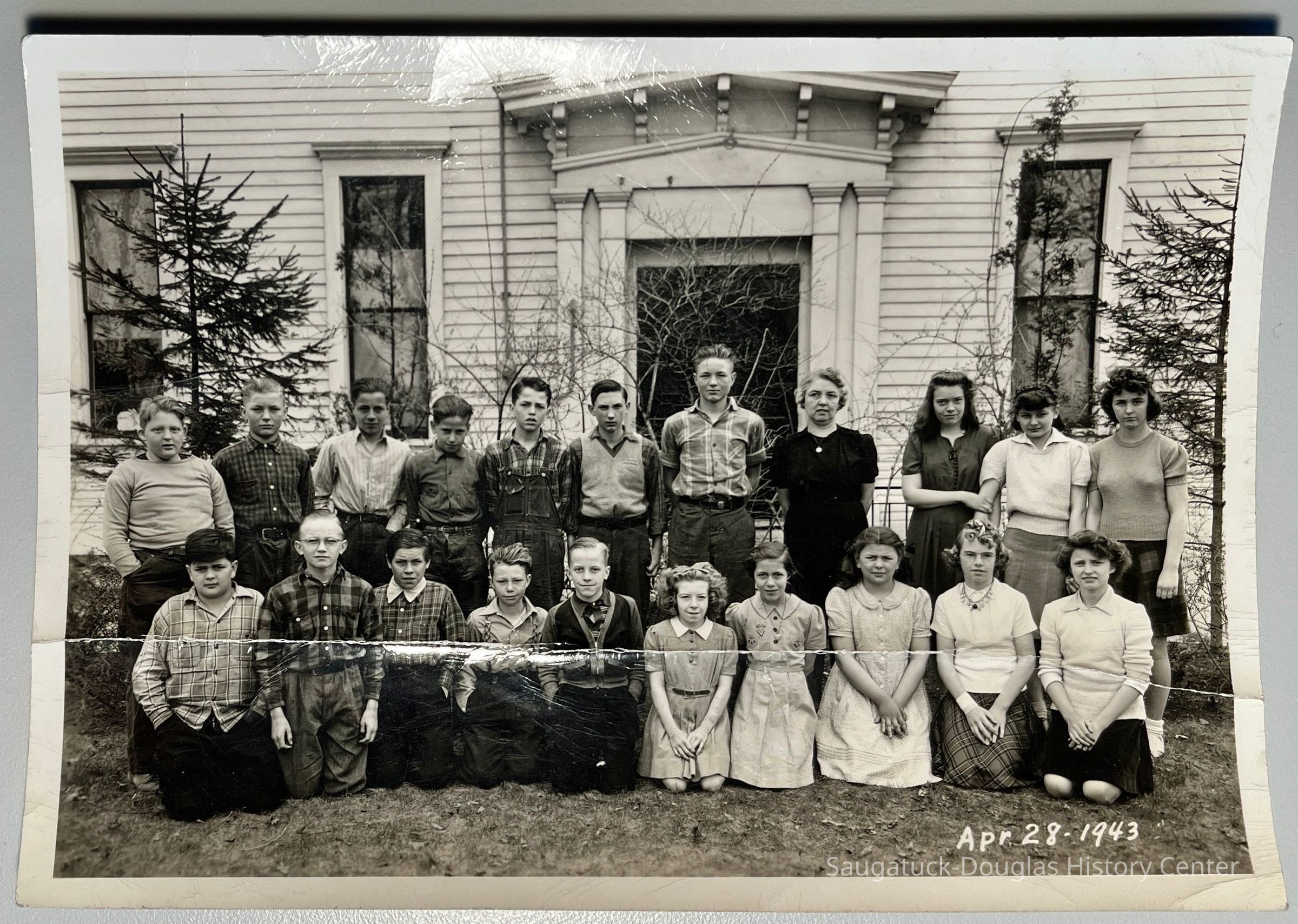 Douglas School class 1943 picture number 1