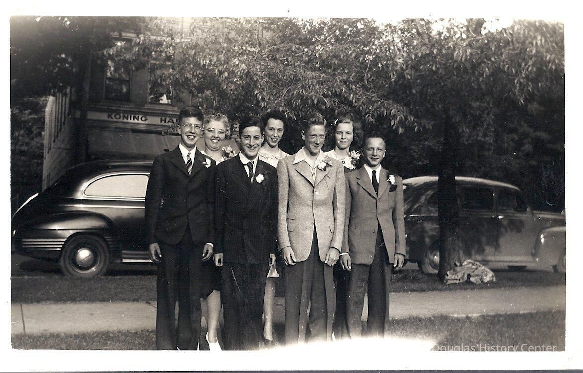 1942 graduation class of Douglas School