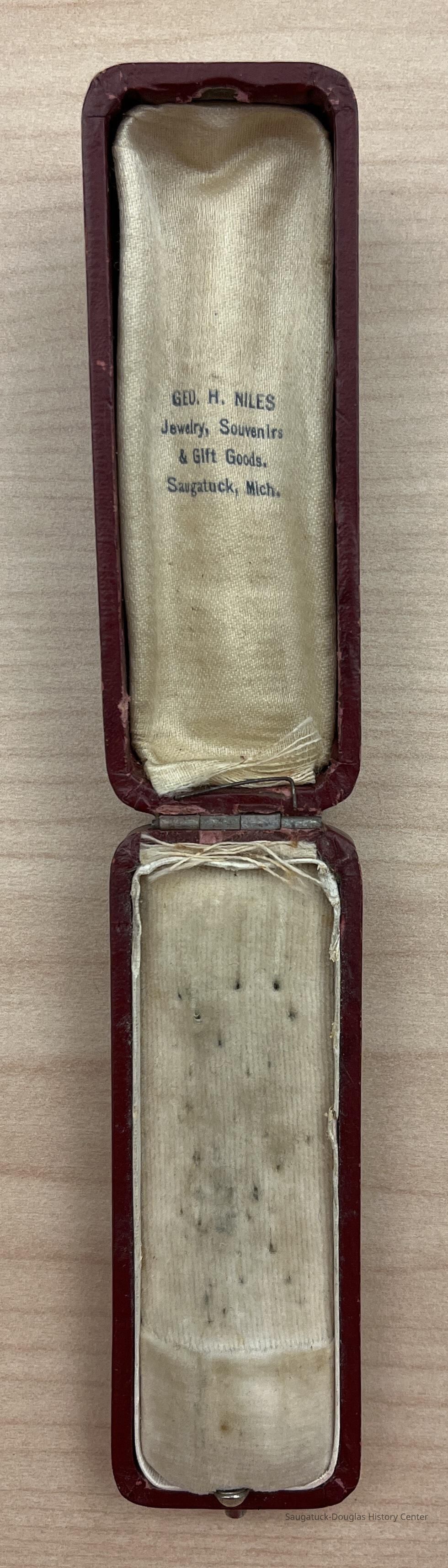          Case, Jewelry picture number 1
   