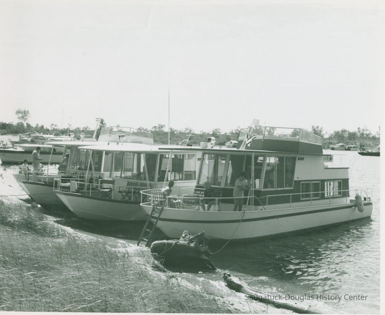          3 River Queens.jpg 10.1MB
   