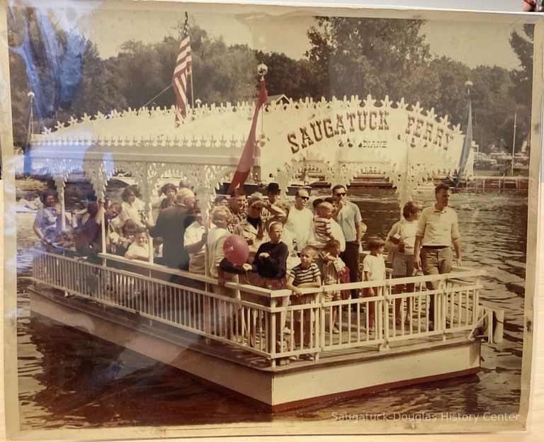          Saugatuck Chain Ferry picture number 1
   