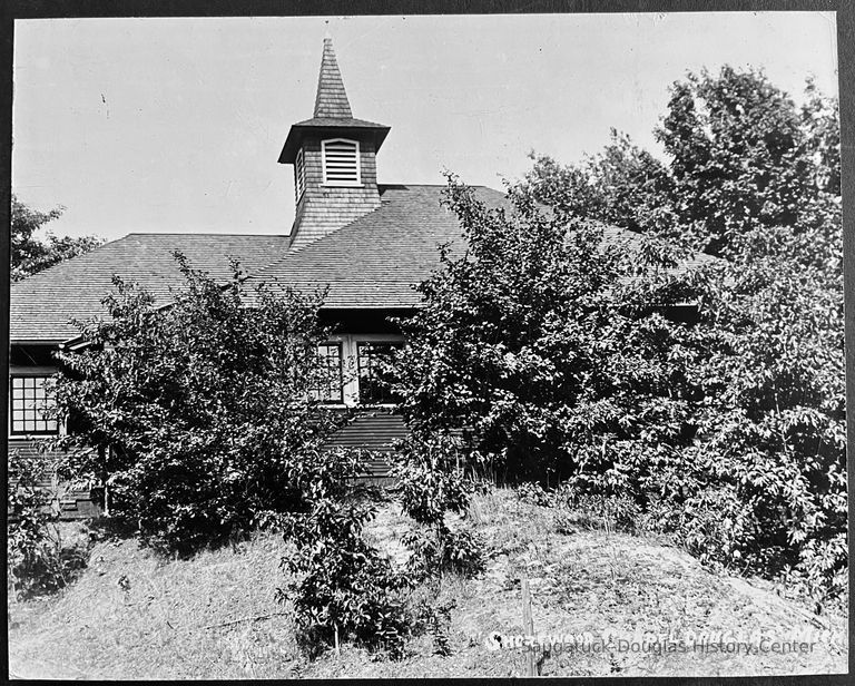          Lakeshore Chapel at Shorewood picture number 1
   