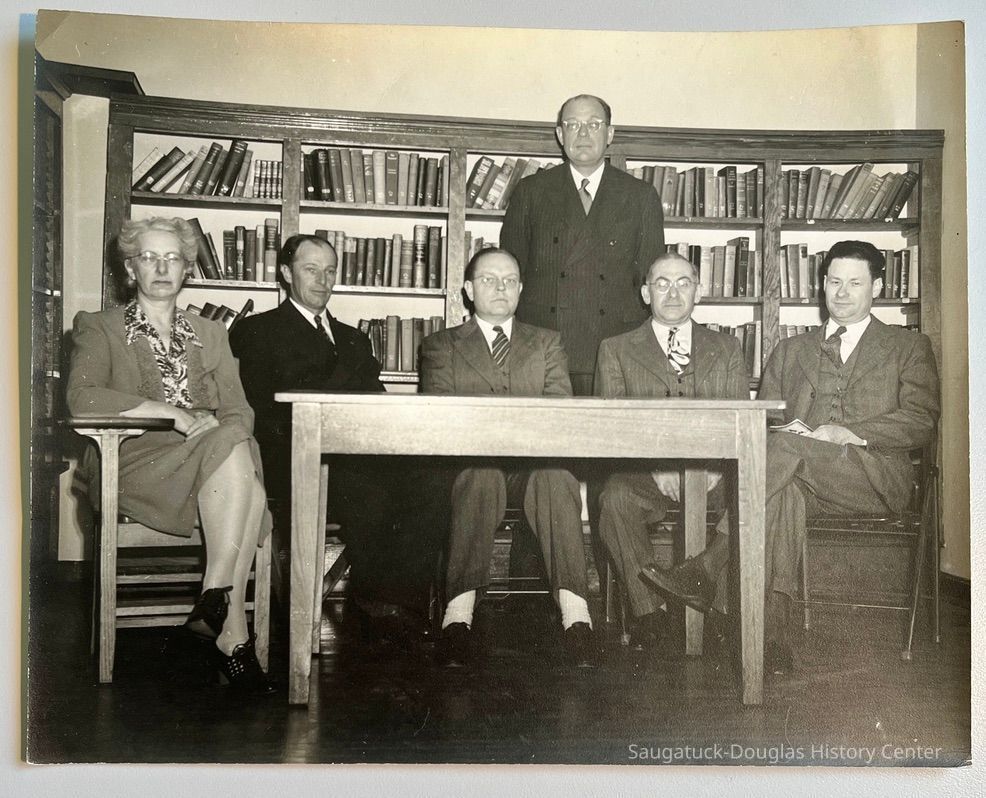          Board, unidentified picture number 1
   