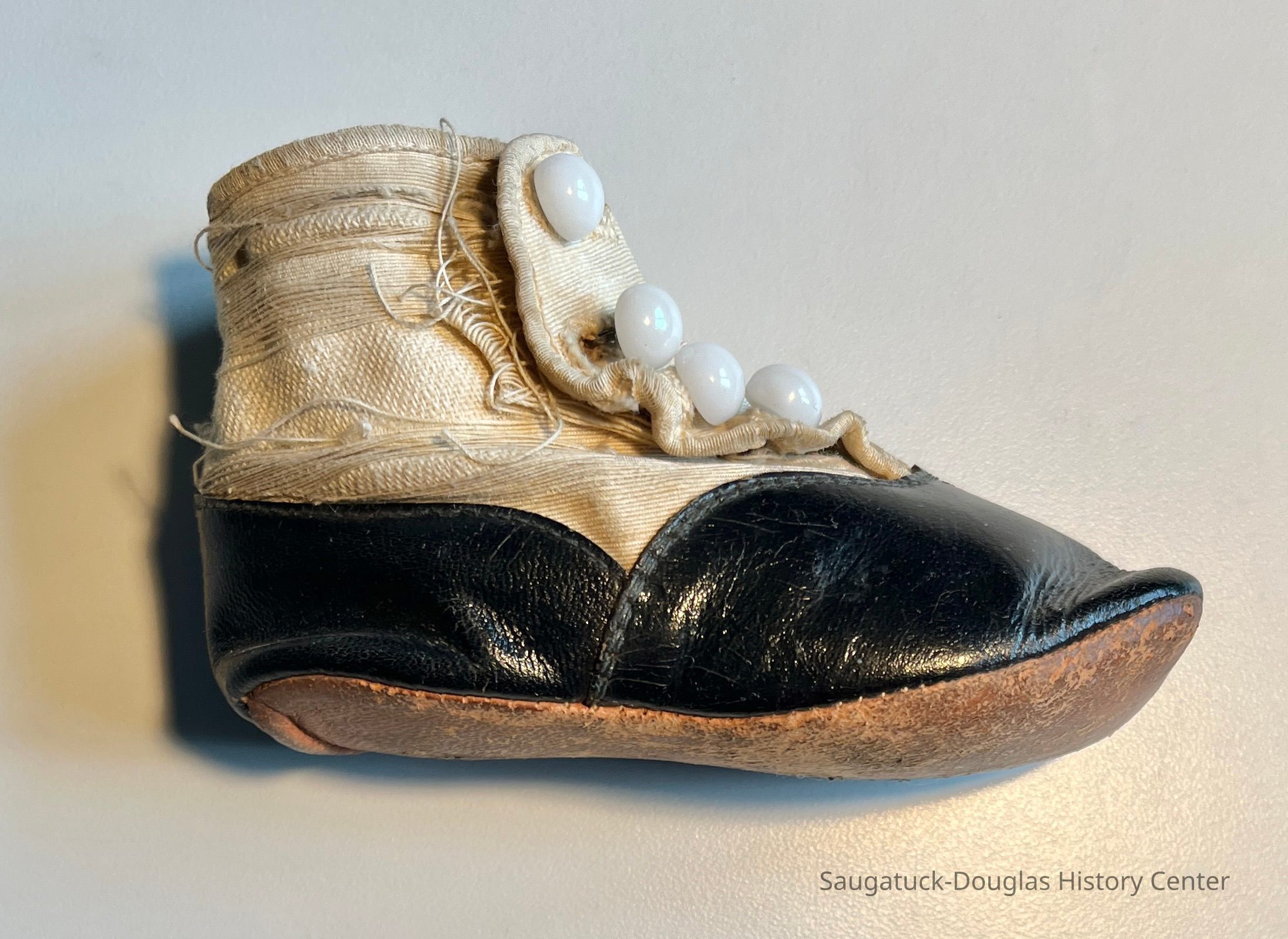 Shoe, baby bonnet picture number 1