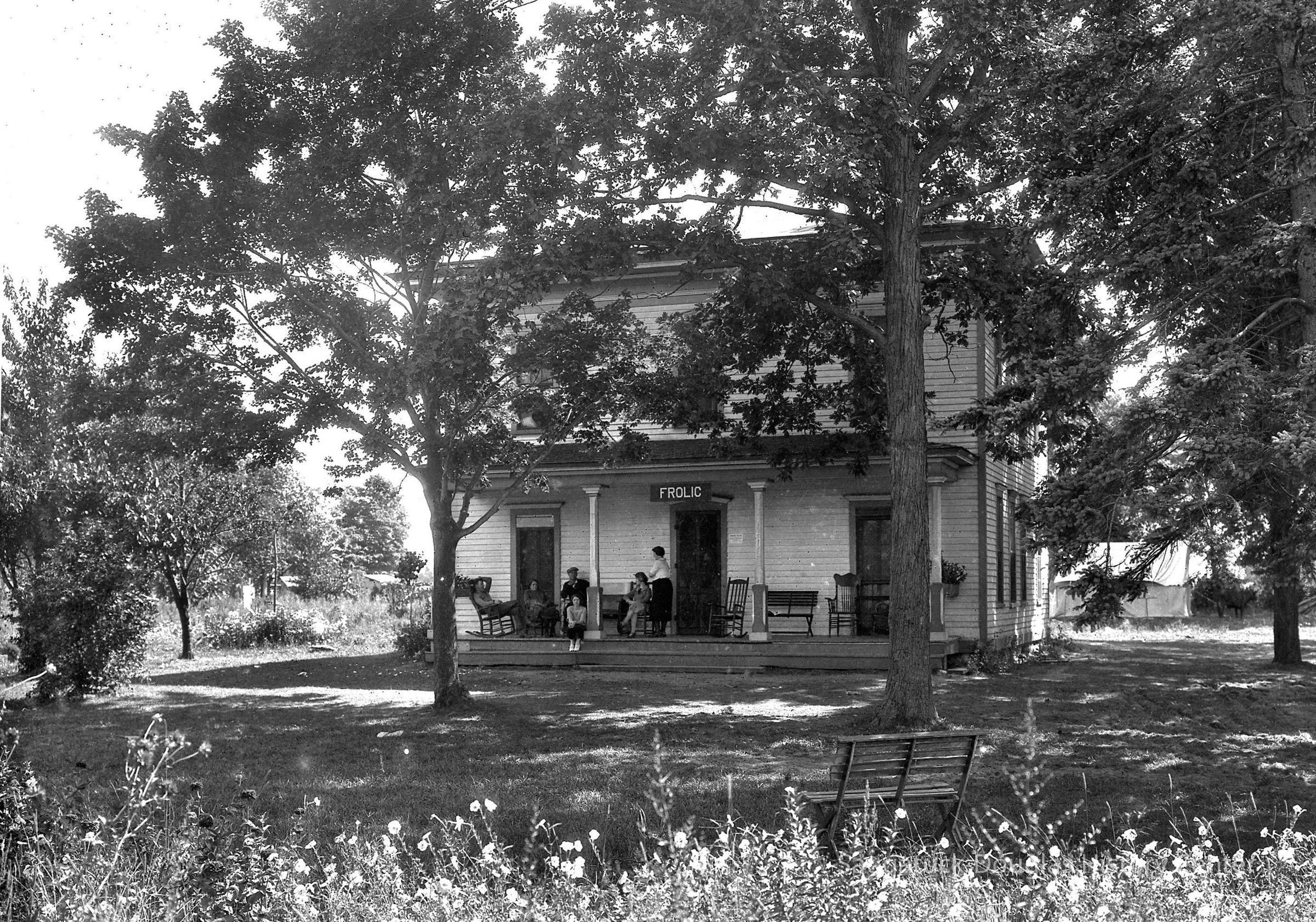          HM Frolic Inn.jpg 2.1MB
   