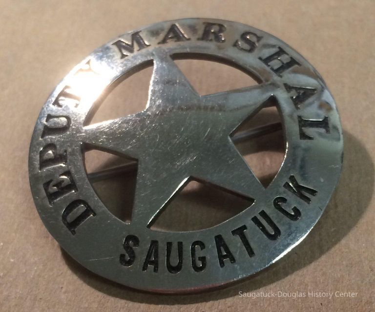          marshal badge
   