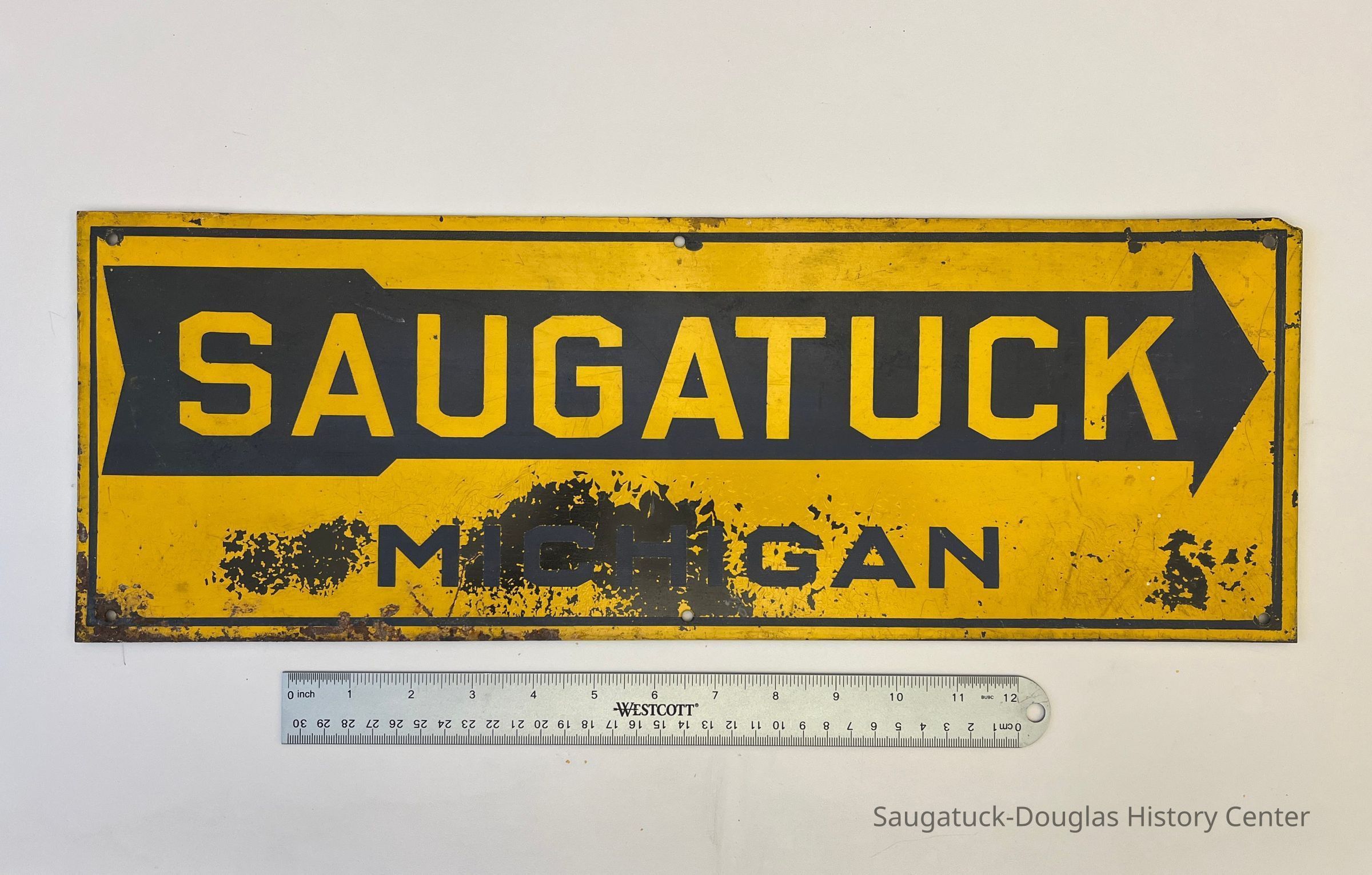 Metal sign, Saugatuck directional picture number 1