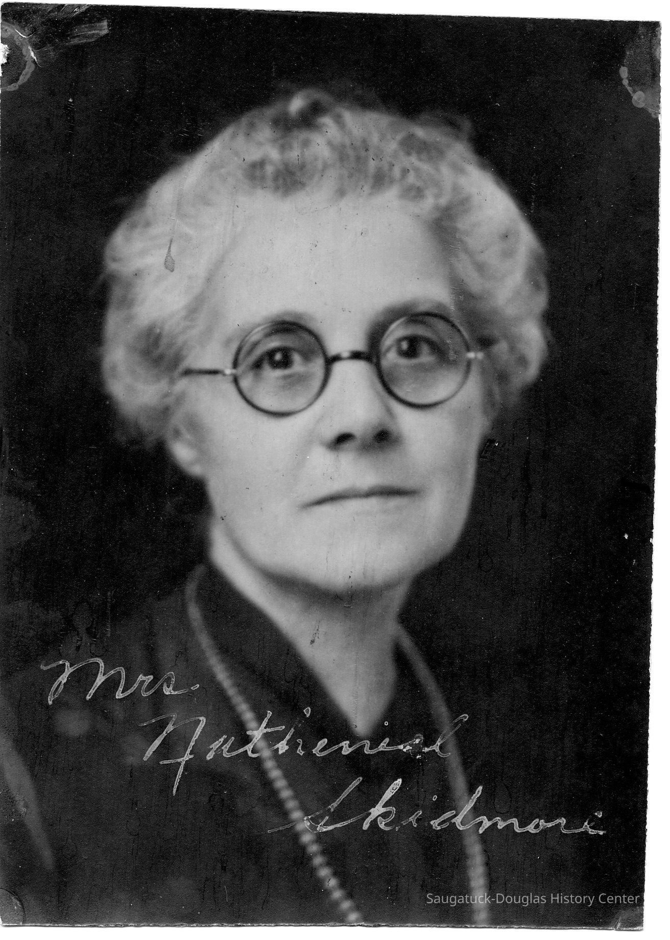          89-1-228_Mrs._Nathenial_Skidmore.jpg 692KB; Mrs. Reverend Nathaniel Skidmore, Louisa (Halloway) Skidmore 1871-1956.
   