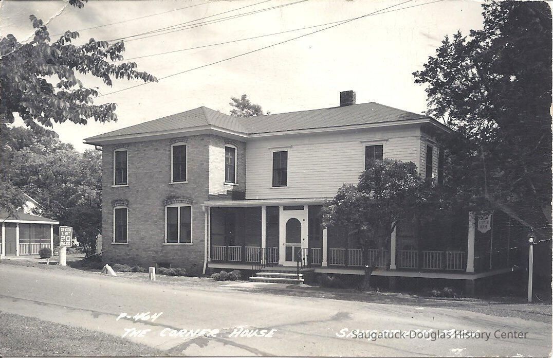          Corner House Tourist Home
   
