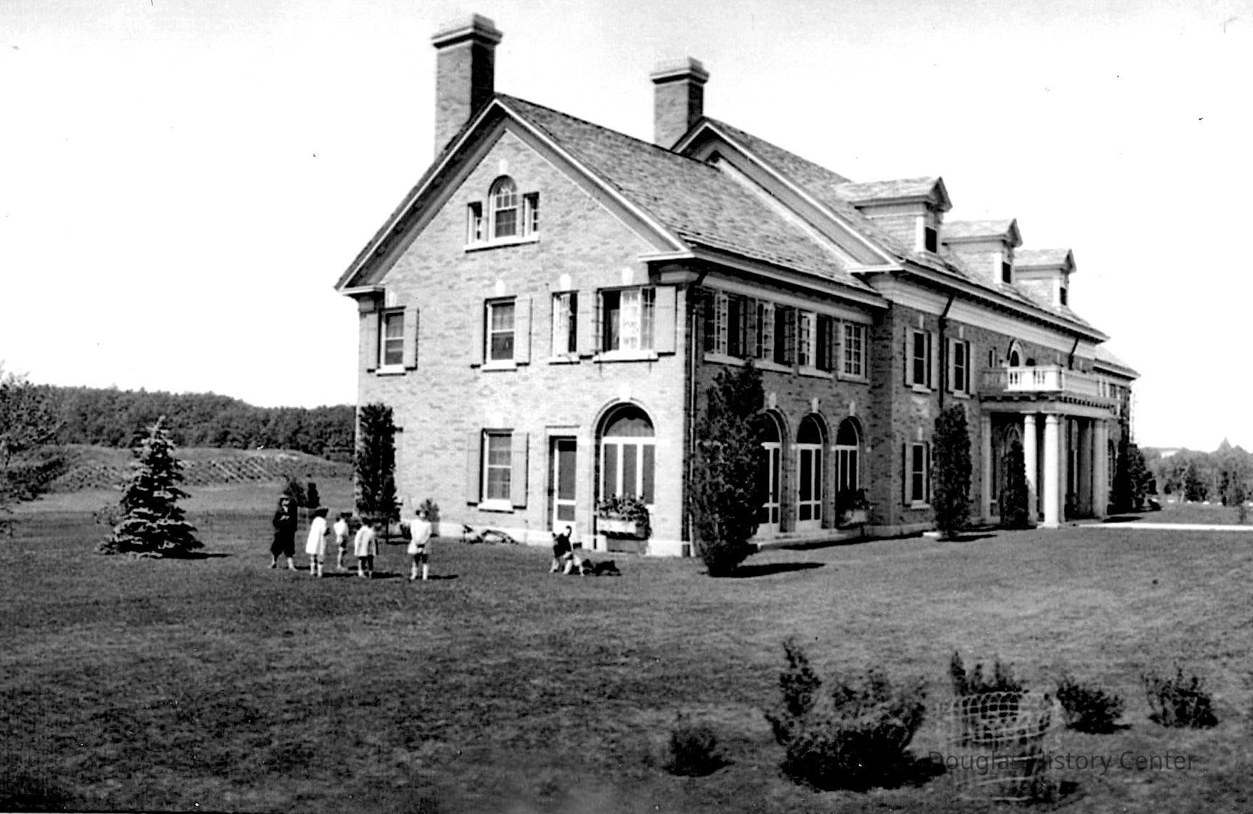          Felt_Mansion_1928.jpg 300KB
   