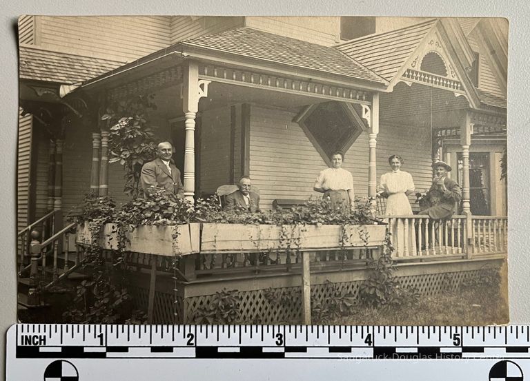          Captian Phelps' Porch picture number 1
   