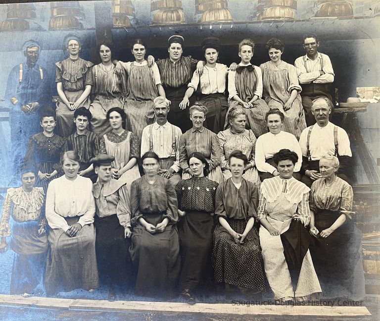          Employees of the Douglas Basket Factory picture number 1
   