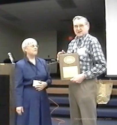          Kit Lane (left) and 2003 Lorenz Award winner and charter member Bill Manifold
   