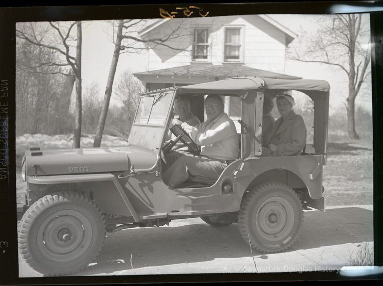          Bennett in Jeep Simmons 55.jpg 393KB
   