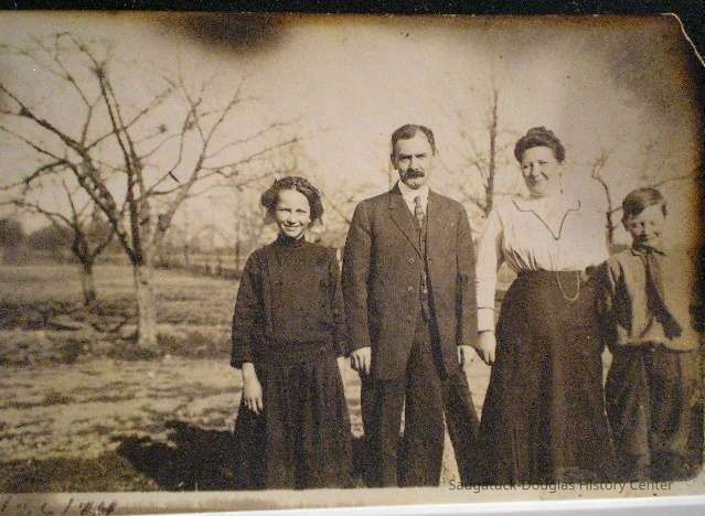 Barr-Edna-Henry-Olga-Arnold-Arcadia-1914.JPG 46KB