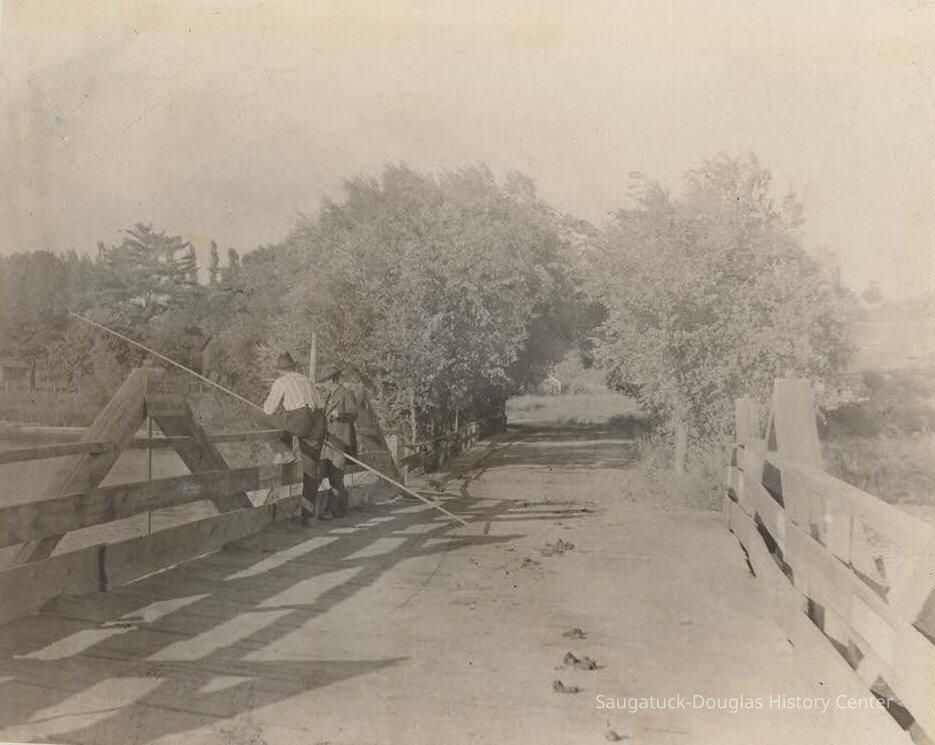          old wood bridge
   