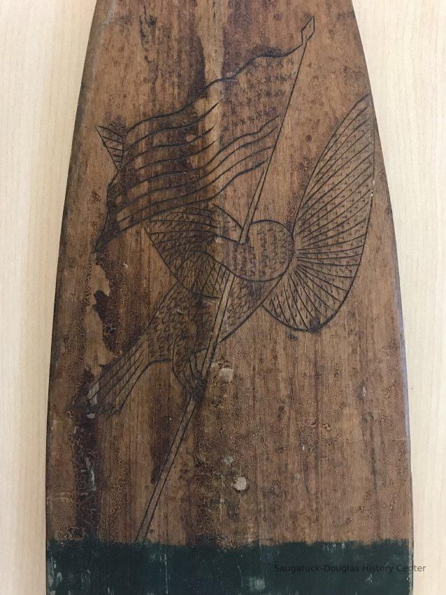          2012.22.01 Paddle Carving Eagle; Origsize: 5.75