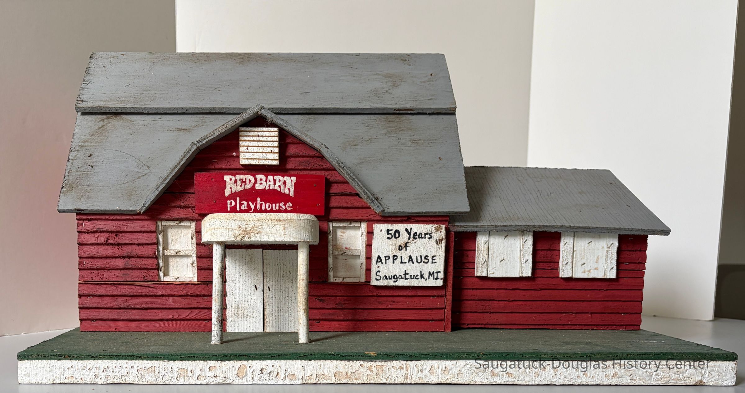          Red Barn model picture number 1
   