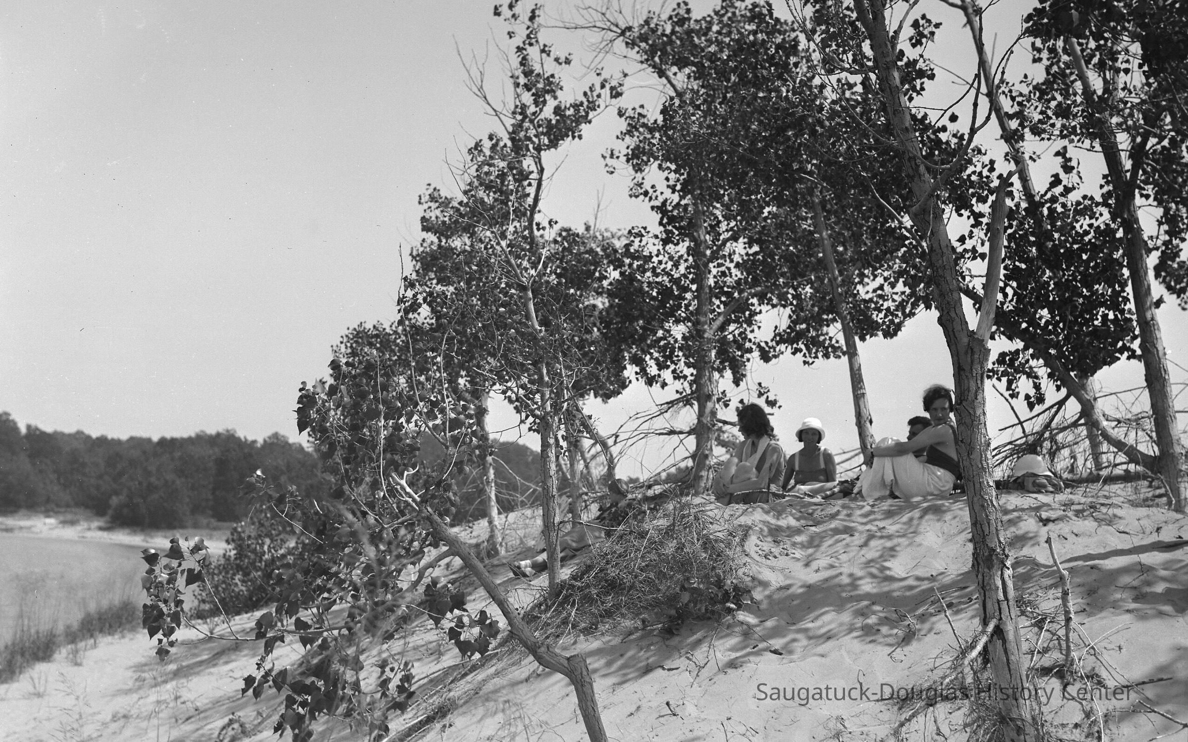 28503 Dunes_and_folks_basin_ca_1938