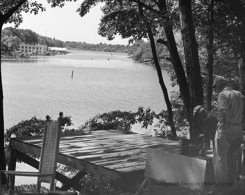 River view with workers picture number 1