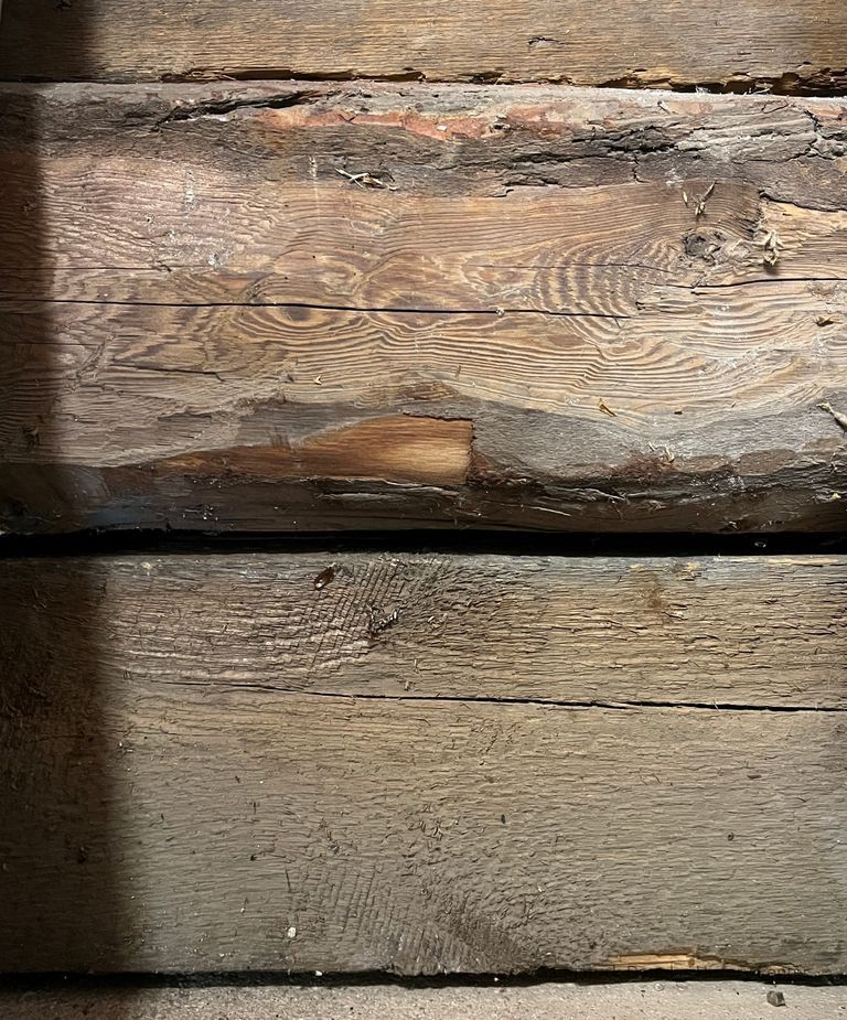          Beams, wooden picture number 1
   