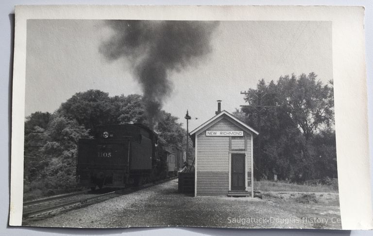          Train at New Richmond depot picture number 1
   