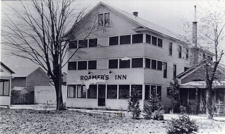          96-105-19_Roamer_s_Inn_W.side_public_square_.jpg 1.9MB; 96-105-19 Roamer's Inn on west side of Saugatuck Village Green or Village square - sharper versions of this image at the Casablanca organization profile.
   