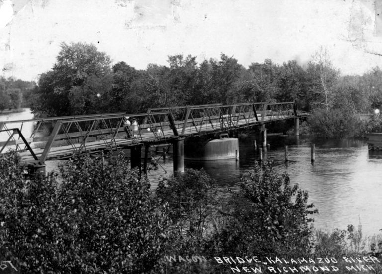          New_Richmond_swing_bridge.jpg 466KB; New Richmond Bridge
   