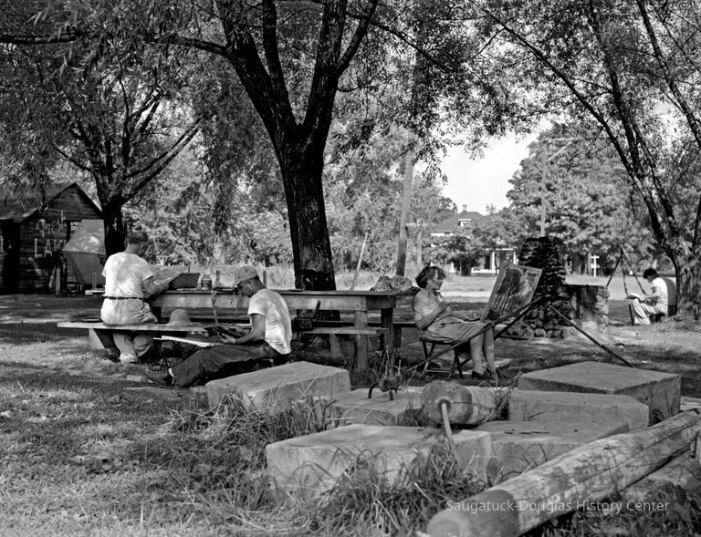 Artists painting in town - Image 5