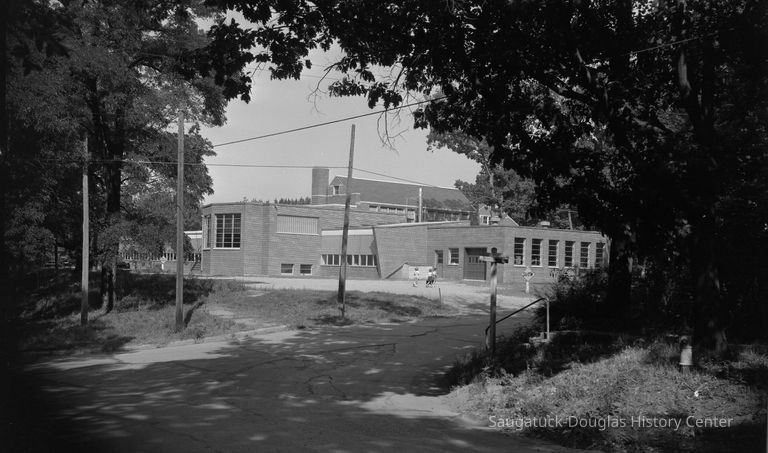          22349 Saugatuck_school.jpg 2.2MB; ca 1955
   
