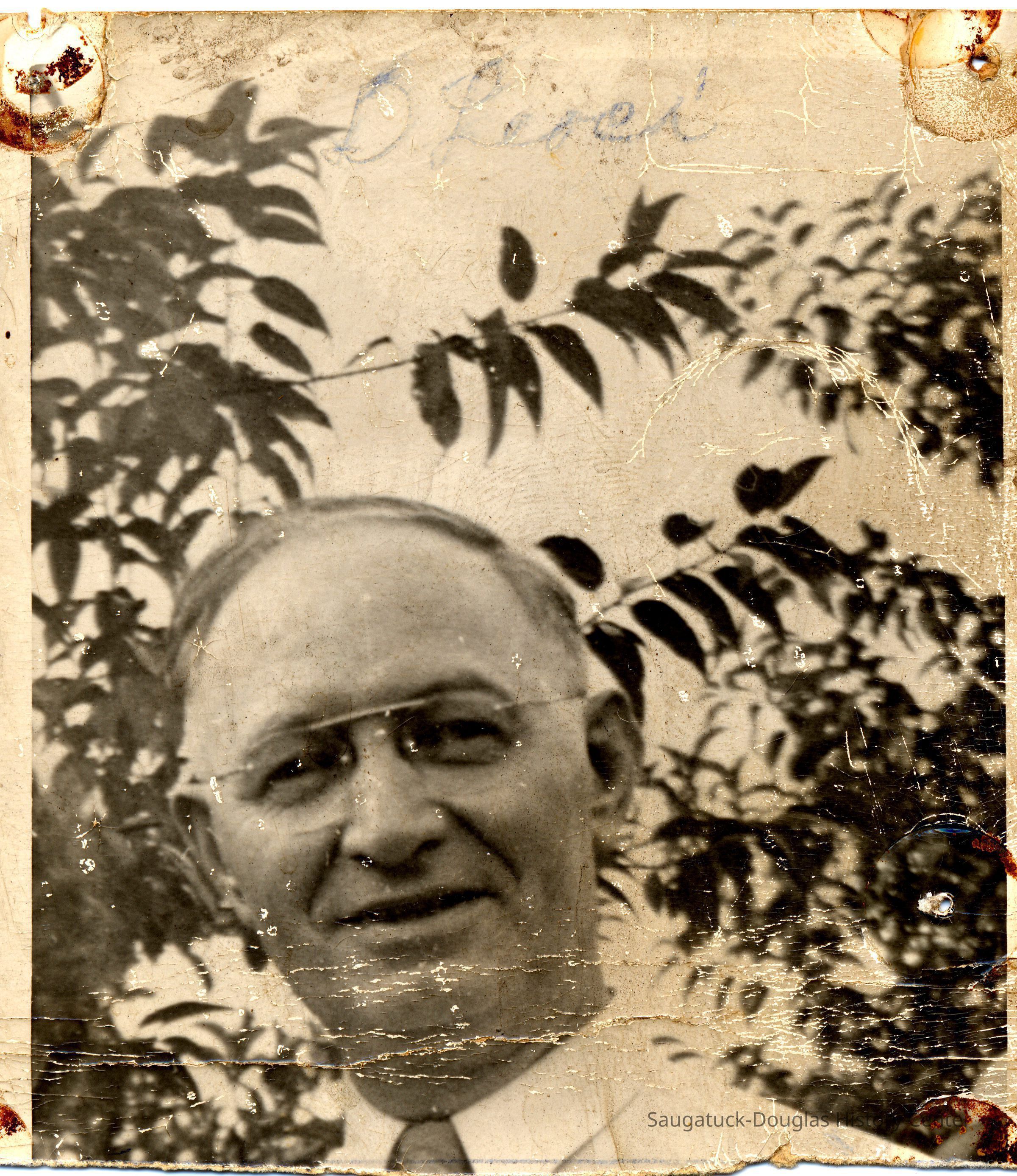          89-1-132 Dominic Leoci 1942.jpg 2.7MB
   