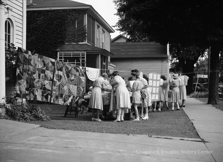          Quilt Sale 1944 picture number 1
   