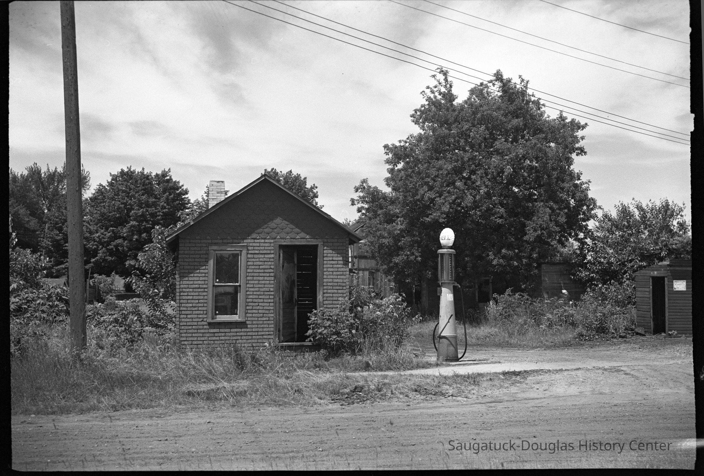 Gasless station, Douglas picture number 1
