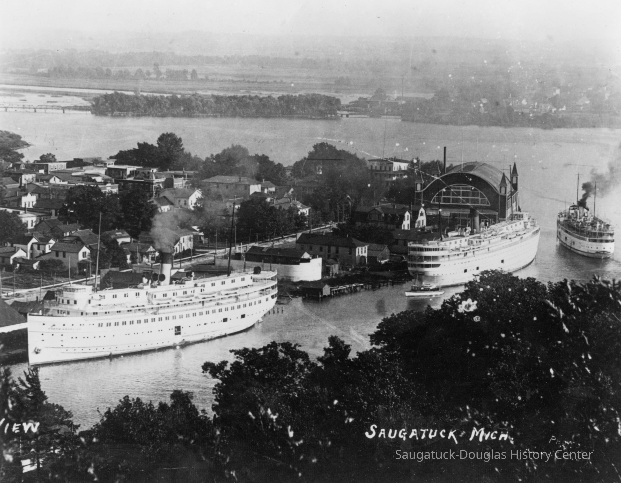          Pavillion3ships.jpg 1.3MB
   