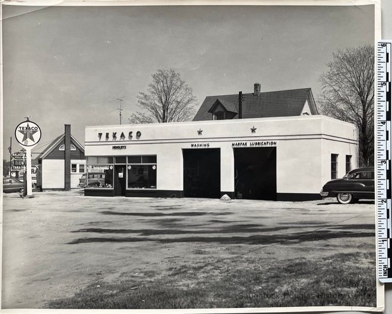          Texaco at Center x Blue Star Hwy. picture number 1
   