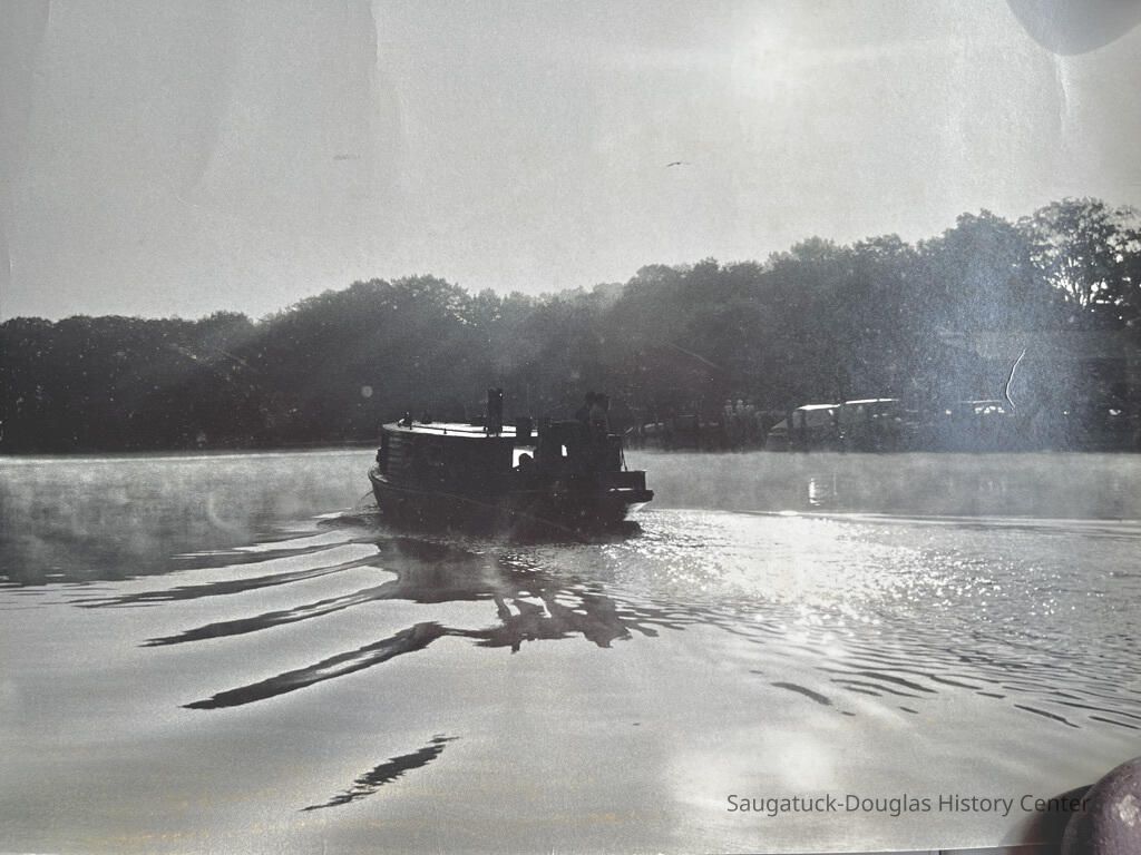 Tug Joann heading out picture number 1