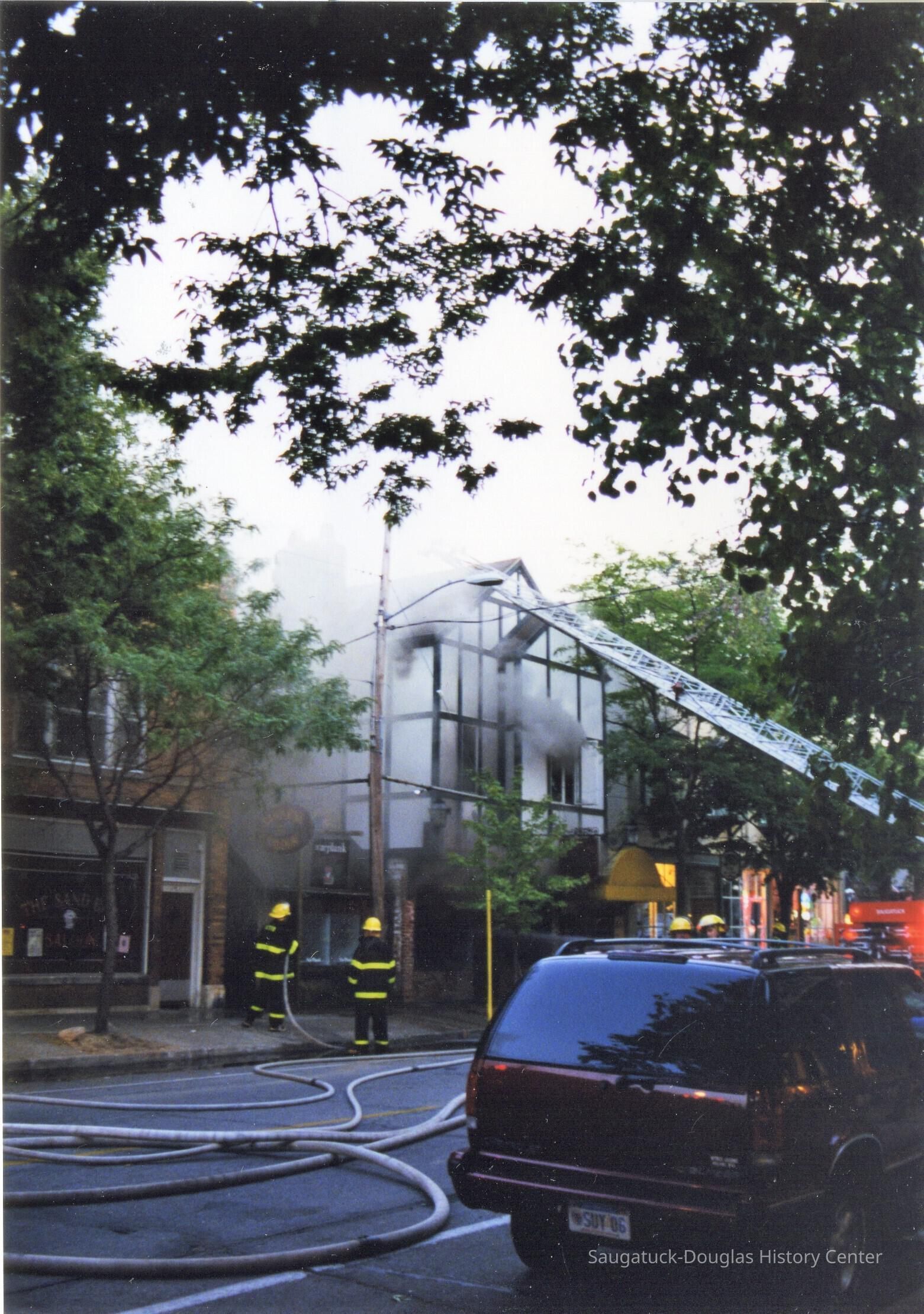          Casual Man fire 1989 picture number 1
   